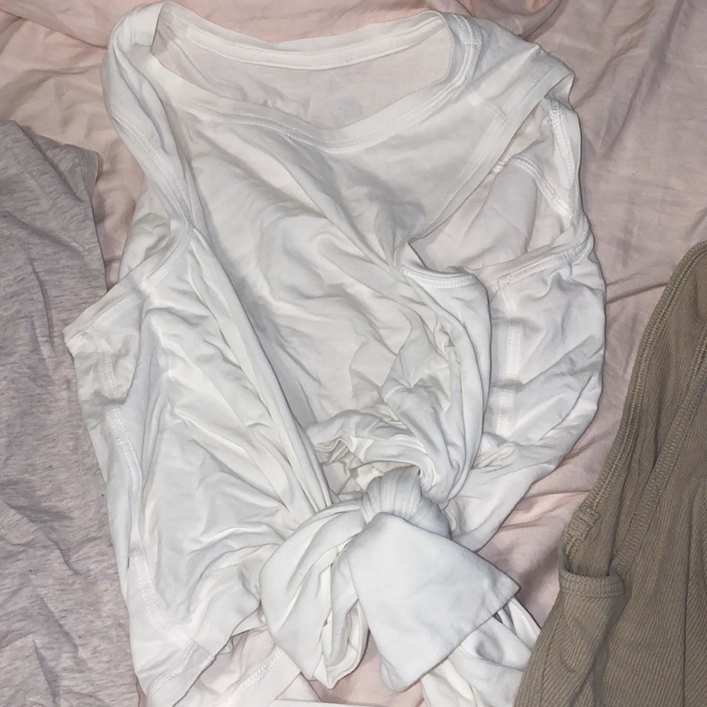 Lululemon - Picture 3 of 4